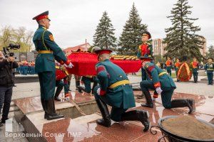 16.04.2025 Церемония перезахоронения у памятника Неизвестному солдату