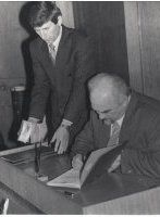 Подписание Президентом И.Н. Смирновым Конституции ПМР, 17 января 1996 г.