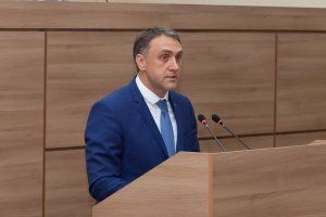 Вице-спикер парламента Александр Щерба: «Александр Харичков и Ольга Каширова совершили мужественный поступок офицеров, бесстрашно пошли наперекор системе». 13.07.2016