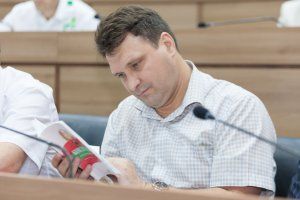 Парламентарии в очередной раз выступили за возможность осуществлять депутатскую деятельность на непостоянной основе. 13.07.2016