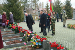 Игорь Смирнов «Главная задача – укреплять нашу государственность». Возложение цветов на мемориале в Дубоссарах. 02.03.2017